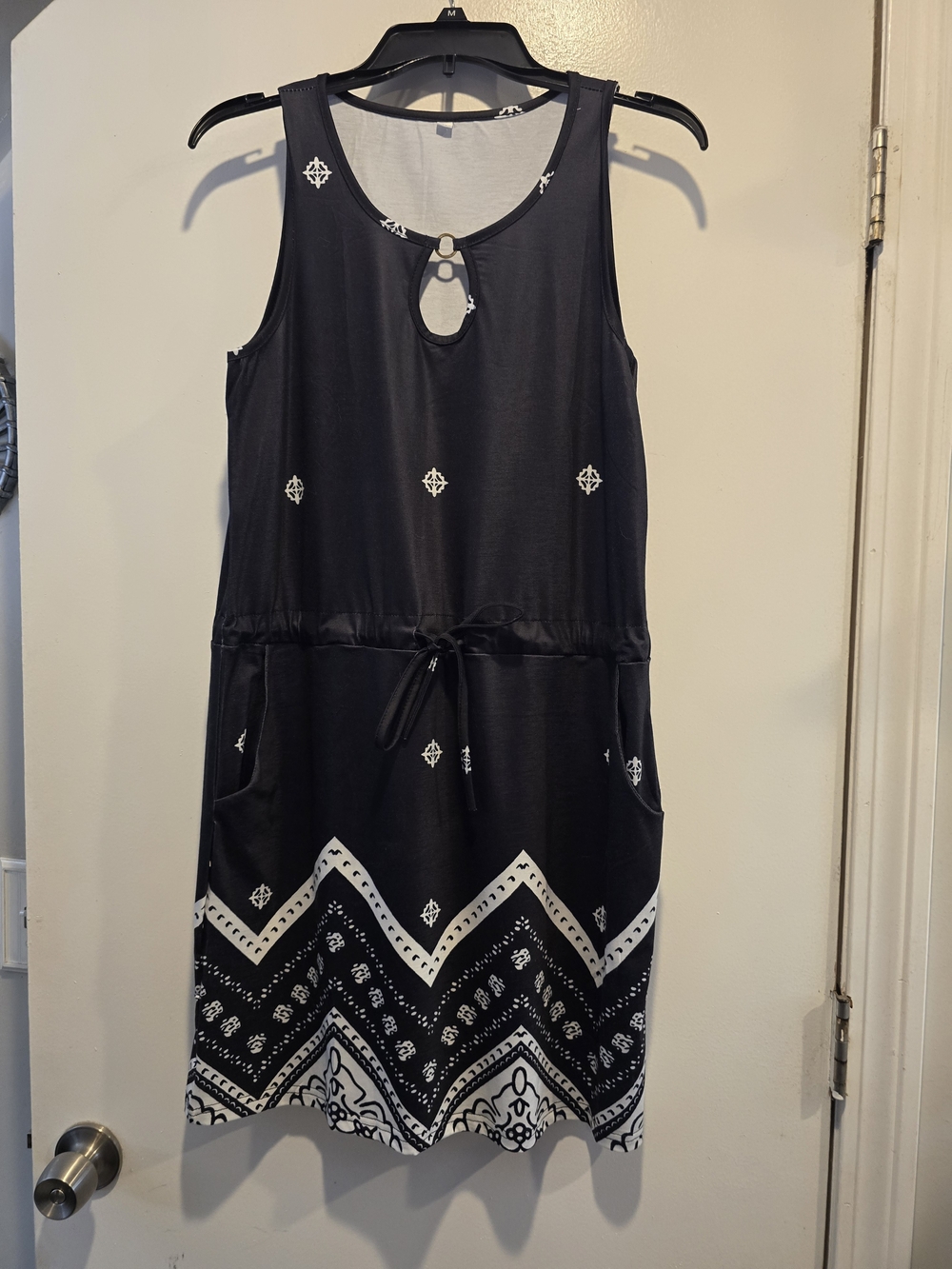 Sleeveless Black and White Drawstring Summer Dress